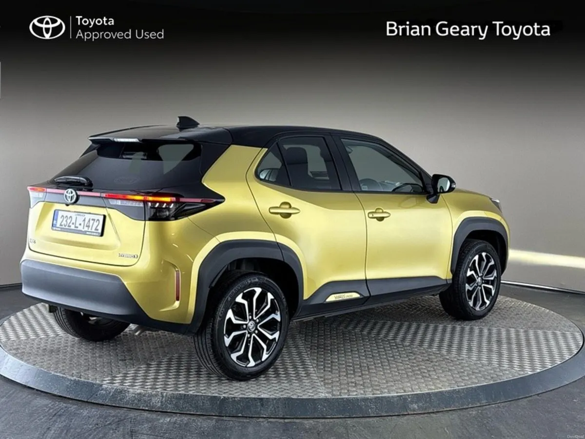 Toyota Yaris Cross LunaSport Hybrid - Image 2