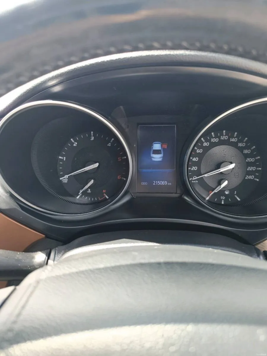 162 Toyota Avensis - Sol Edition - Image 4