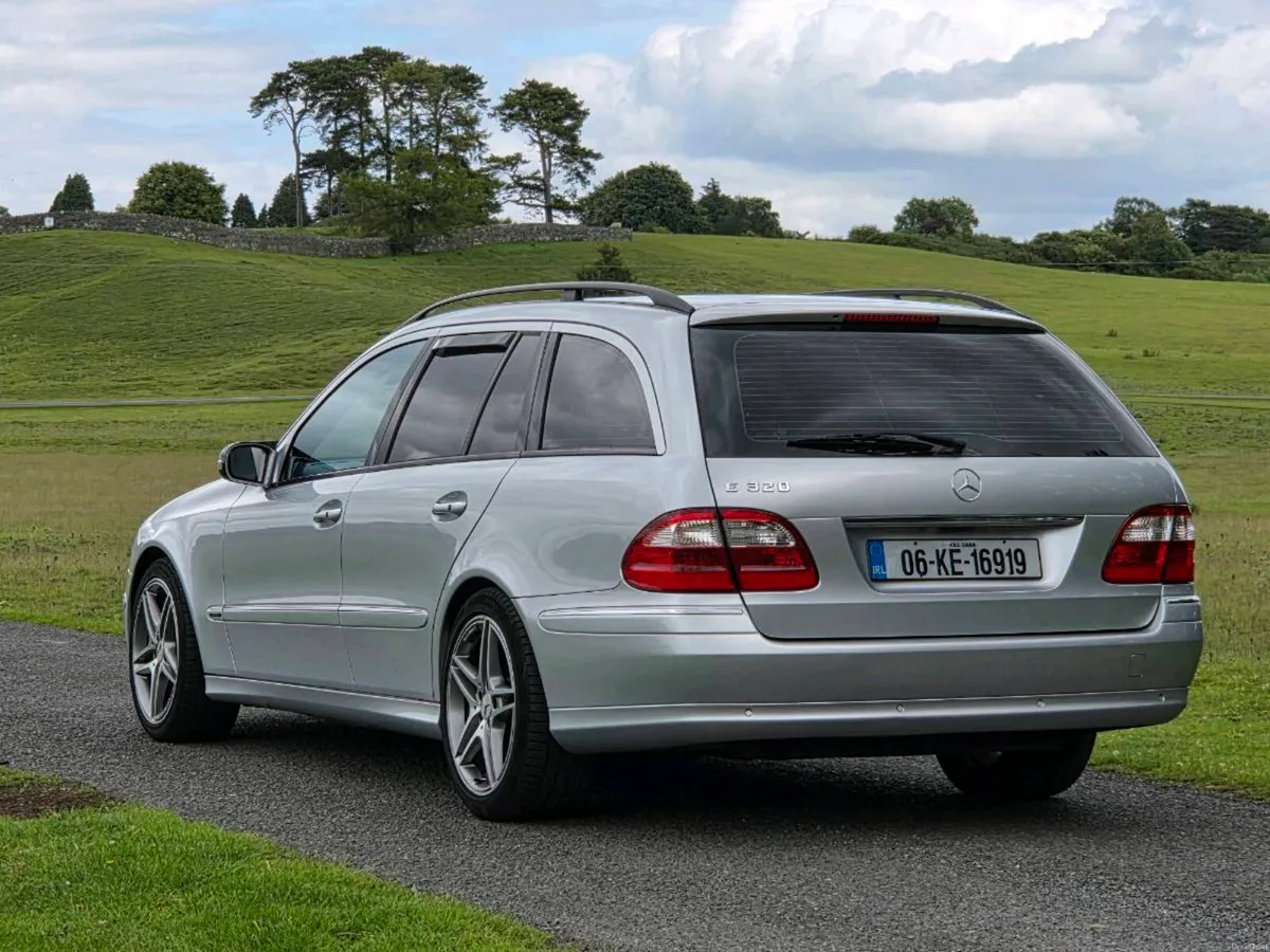 Automatic Mercedes E class 320 diesel Commercial - Image 4