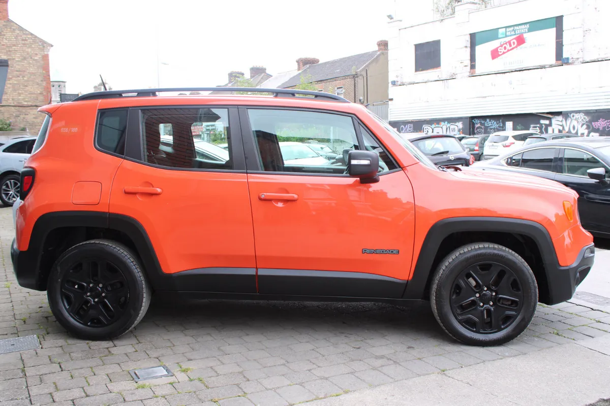 RENEGADE - 2.0L AUTOMATIC - 4X4 - TOUGH MUDDER - Image 5