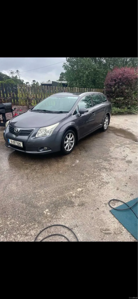 Toyota avensis estate - Image 1