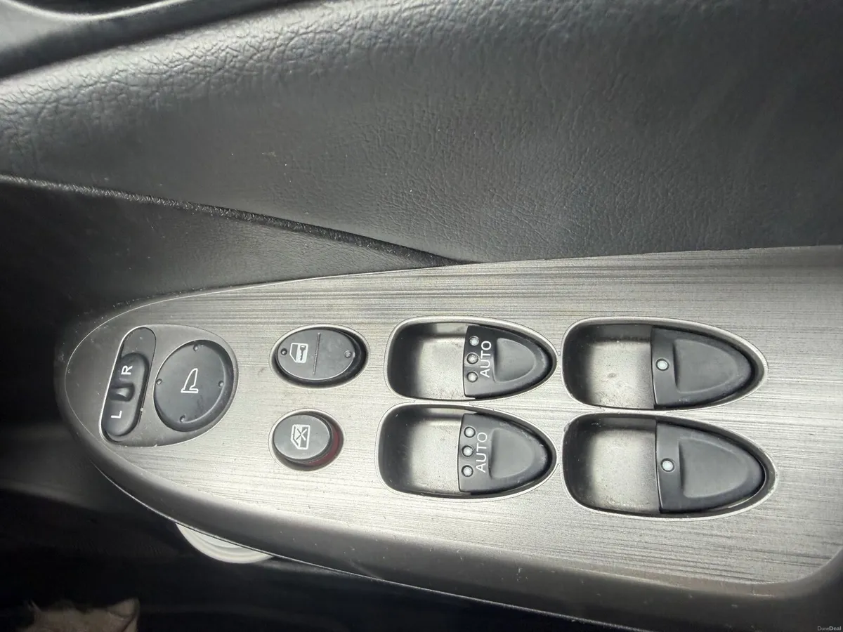 Honda Civic 2011 Manual 1.3 petrol - Image 2