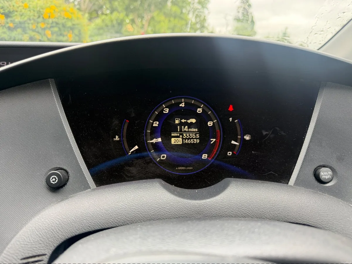 Honda Civic 2011 Manual 1.3 petrol - Image 4