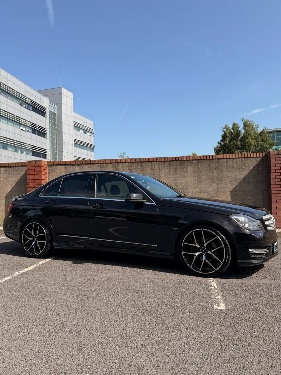 Mercedes Benz C180 AMG Sport - Image 2