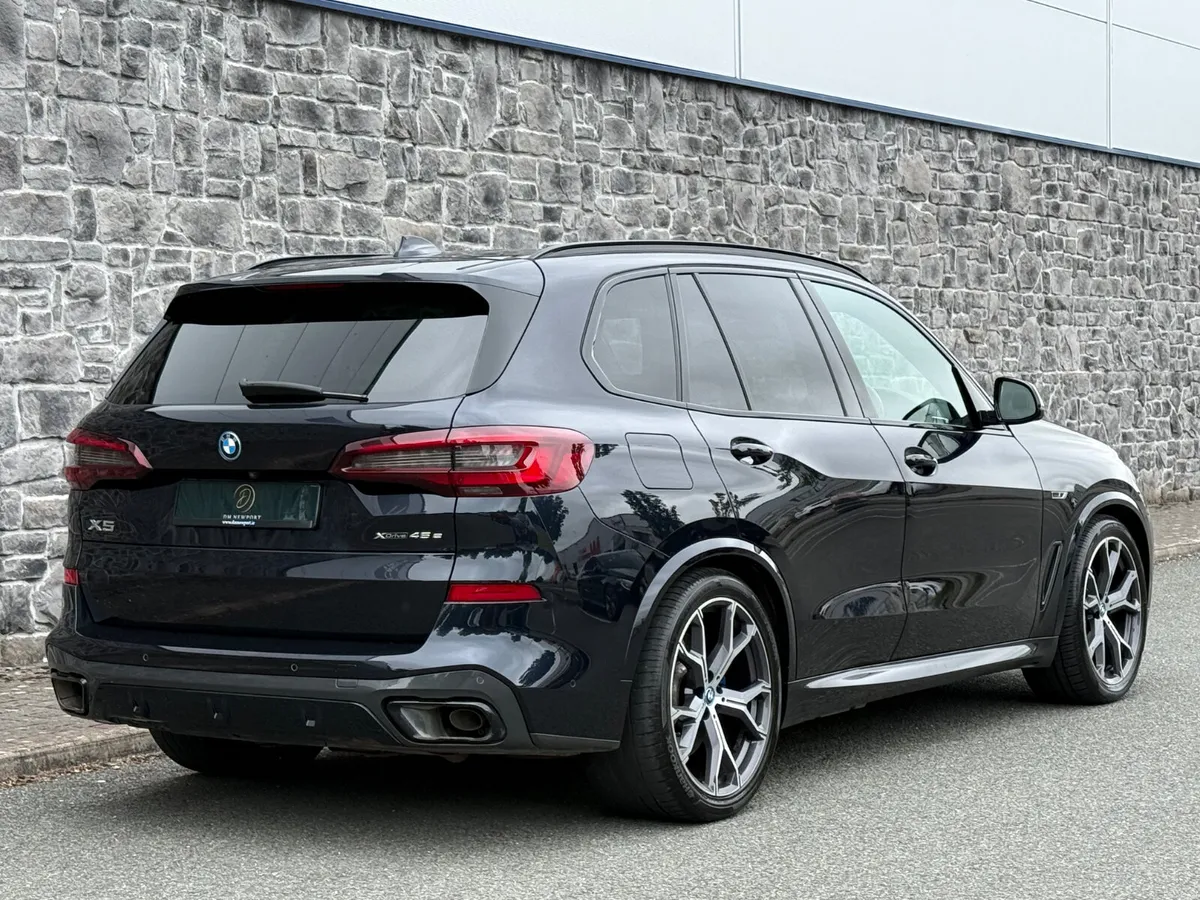2022 BMW X5 M Sport Pro X-Drive 45E FSH - Image 2