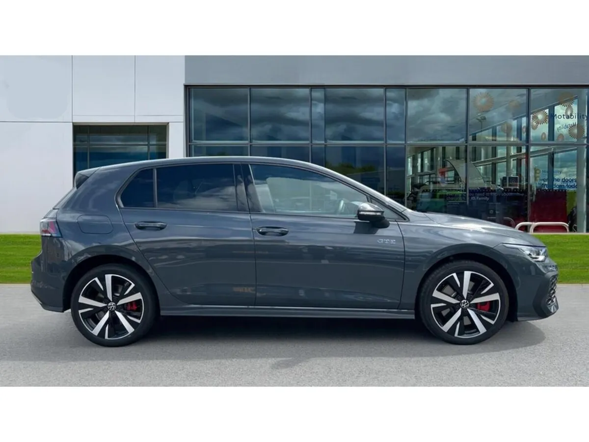 Volkswagen Golf GTE S-A DSG - Image 3