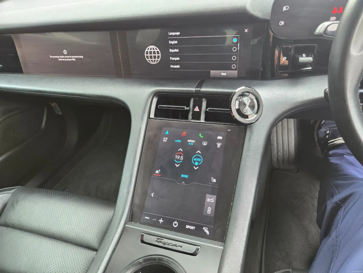 Porsche Taycan 4X2 4 DRS ELECTRIC 0CC - Image 6