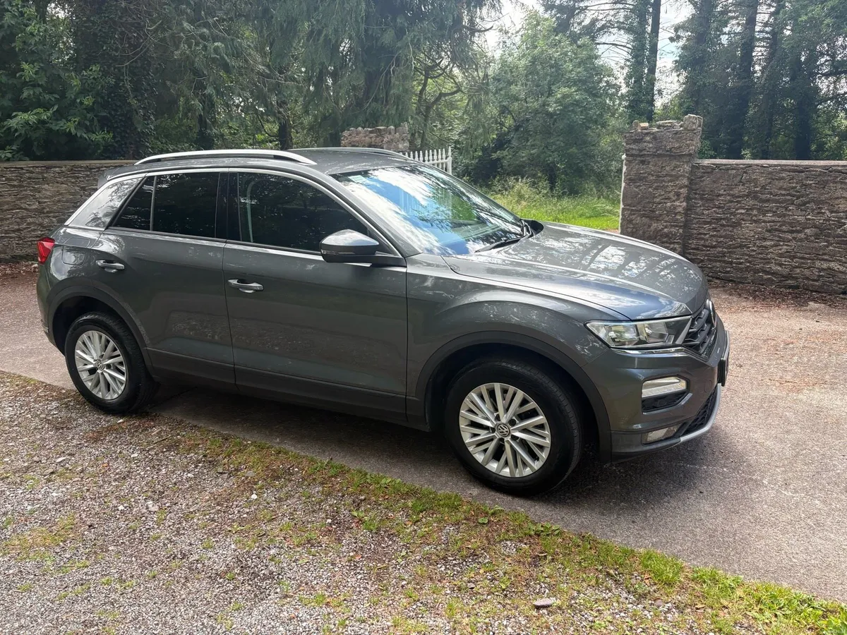 VW T-ROC PETROL - Image 2