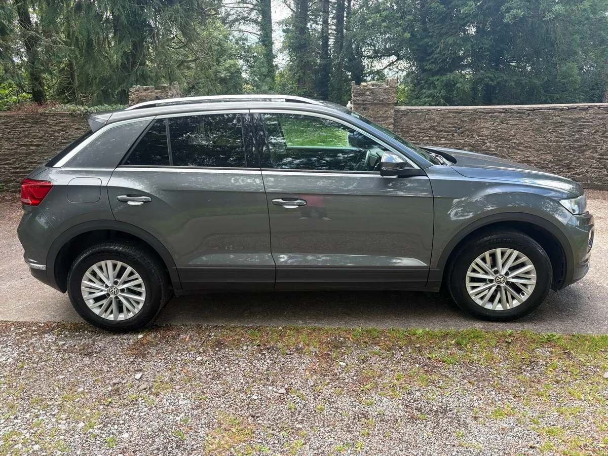 VW T-ROC PETROL - Image 3