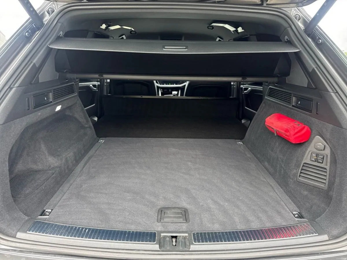 Volkswagen Touareg TOUAREG COMM R-LINE 3.0 TDI14M - Image 5