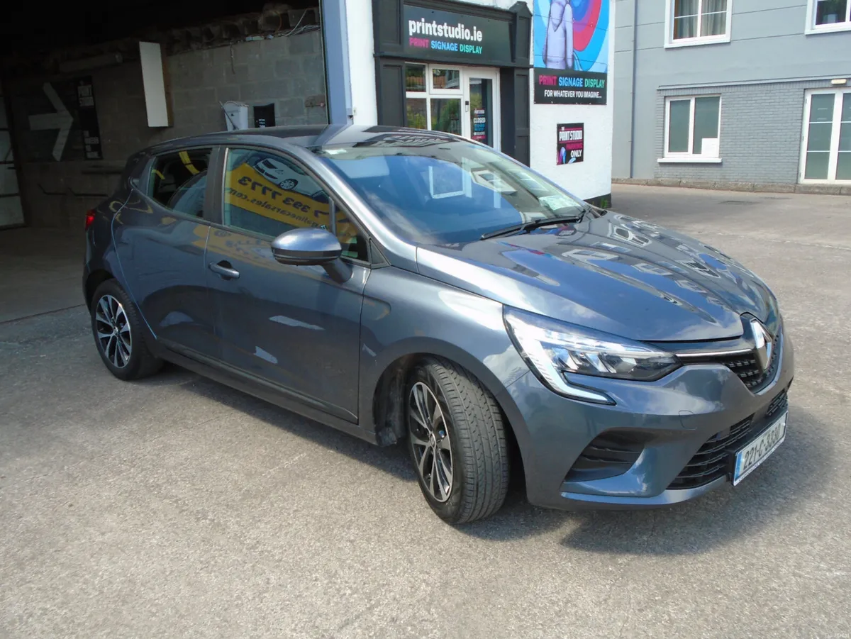 Renault Clio 2022 ICONIC TCE 90 - Image 1
