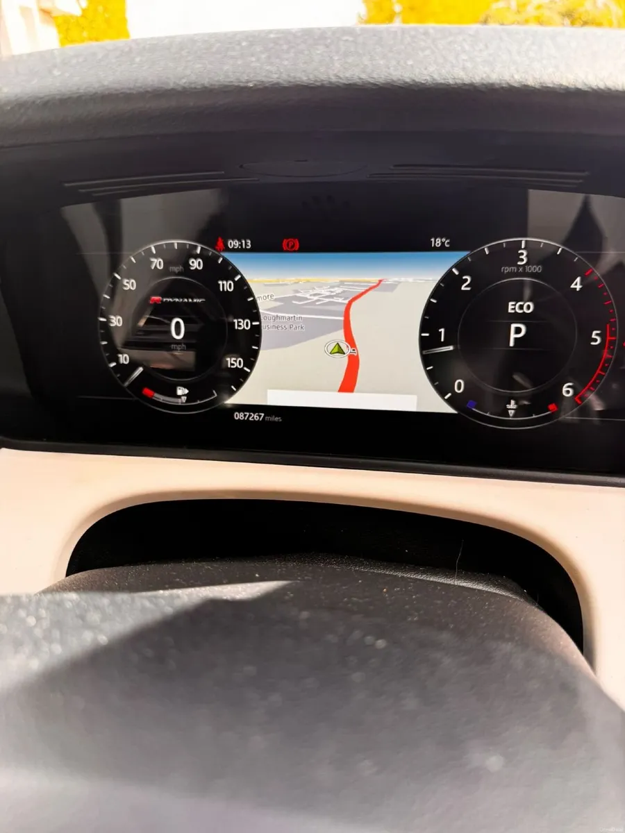 Land Rover Range Rover Velar 2017 - Image 2