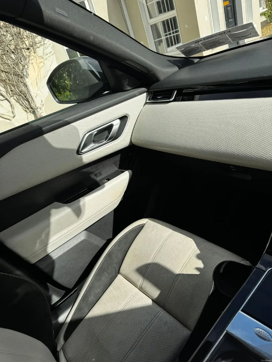Land Rover Range Rover Velar 2017 - Image 4