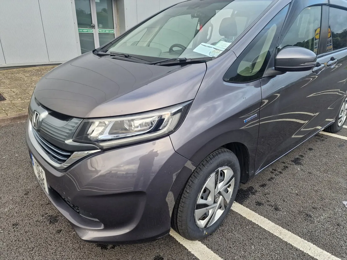 2017 Honda Freed hybrid 1.5L Automatic 92k km - Image 2