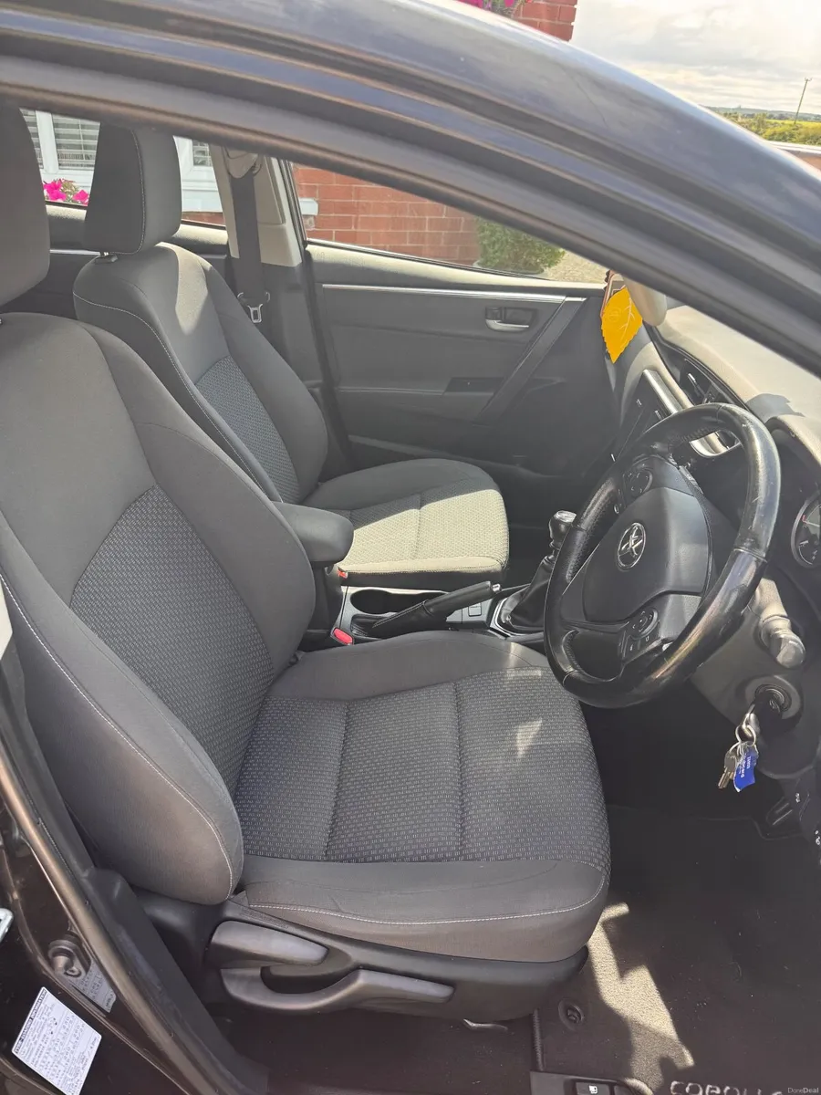 Toyota Corolla 2018 - Image 2