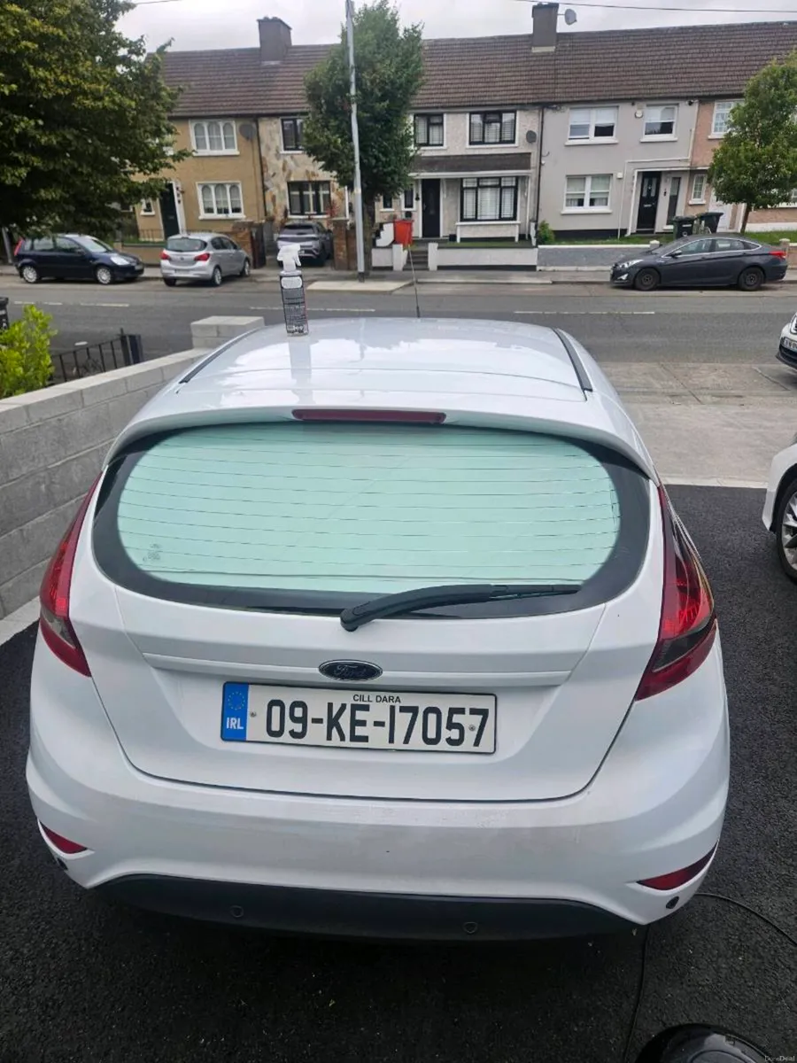 Car - Image 4