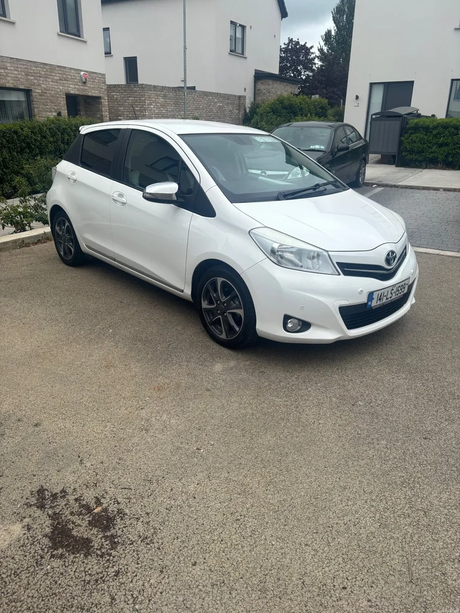 2014 Toyota Yaris 1.3 Petrol NCT12/07/27 Tax 09/26 - Image 1