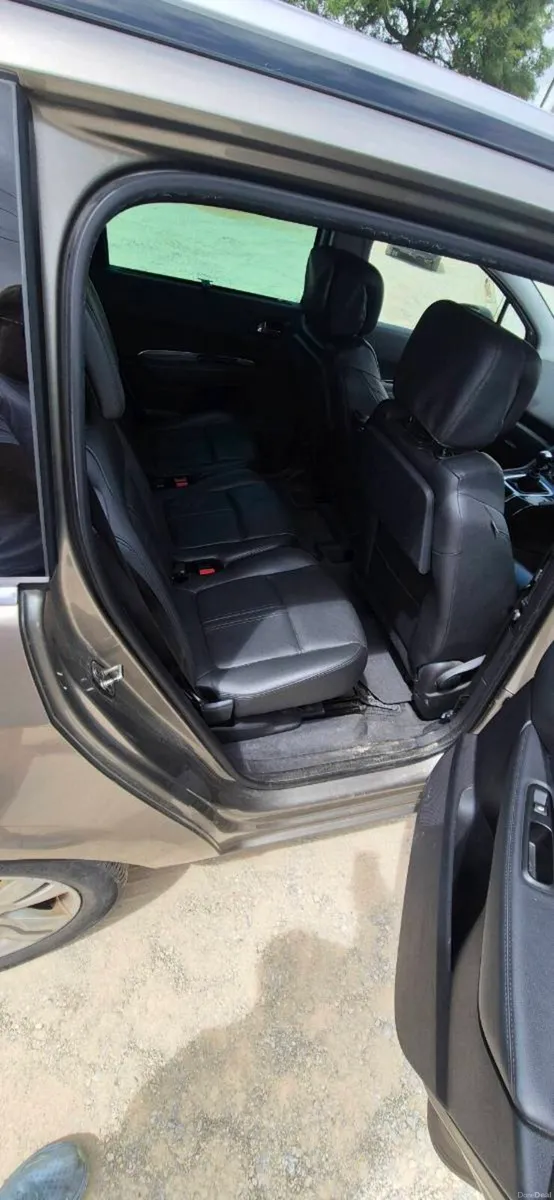 Peugoet 5008 7 seater - Image 6