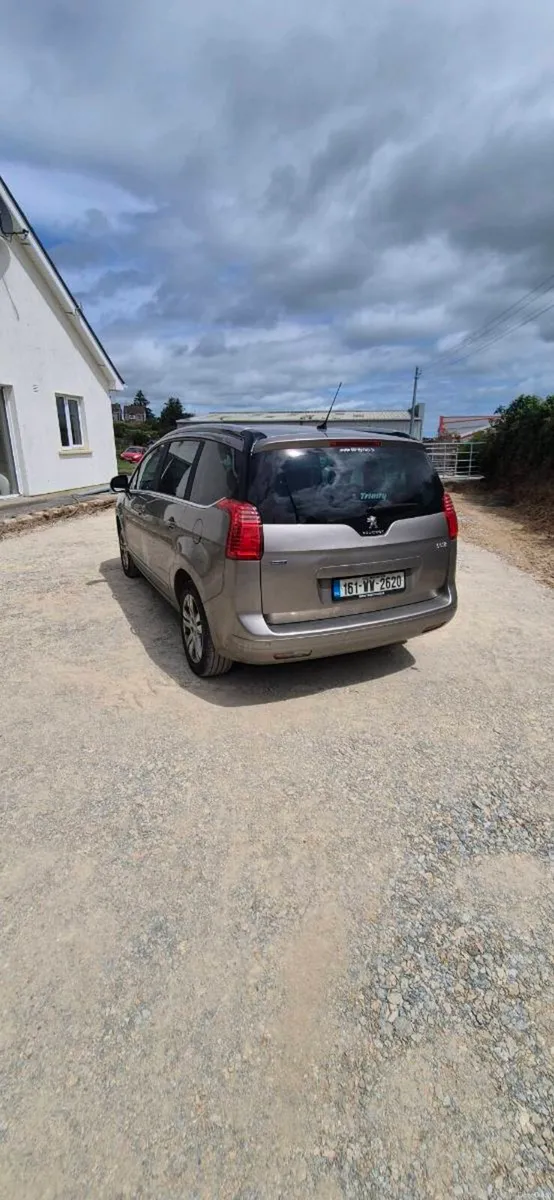 Peugoet 5008 7 seater - Image 3