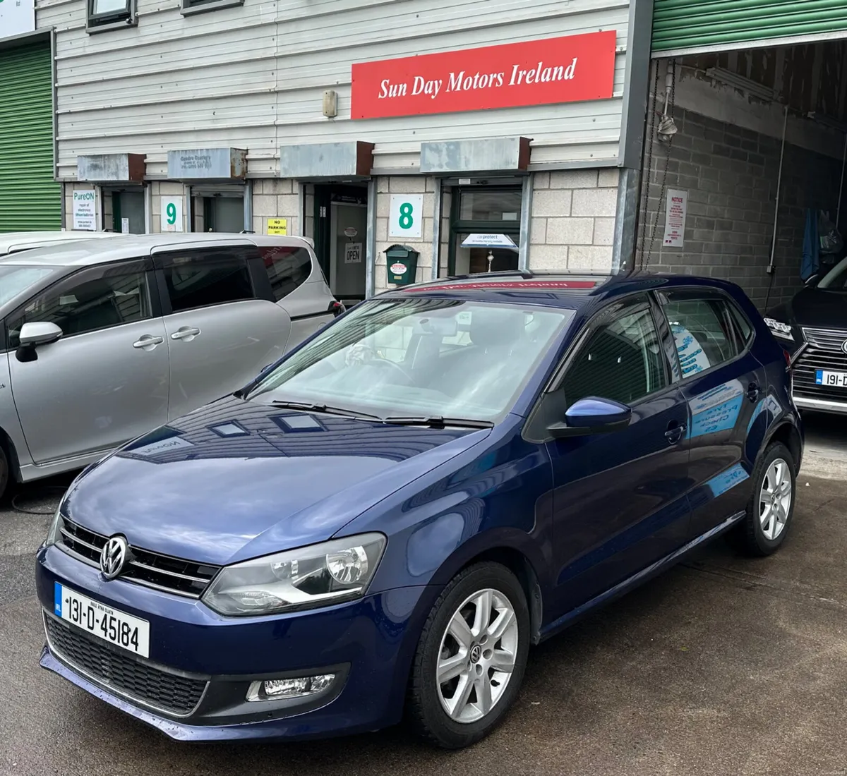 Automatic Volkswagen Polo 2013 - Image 1
