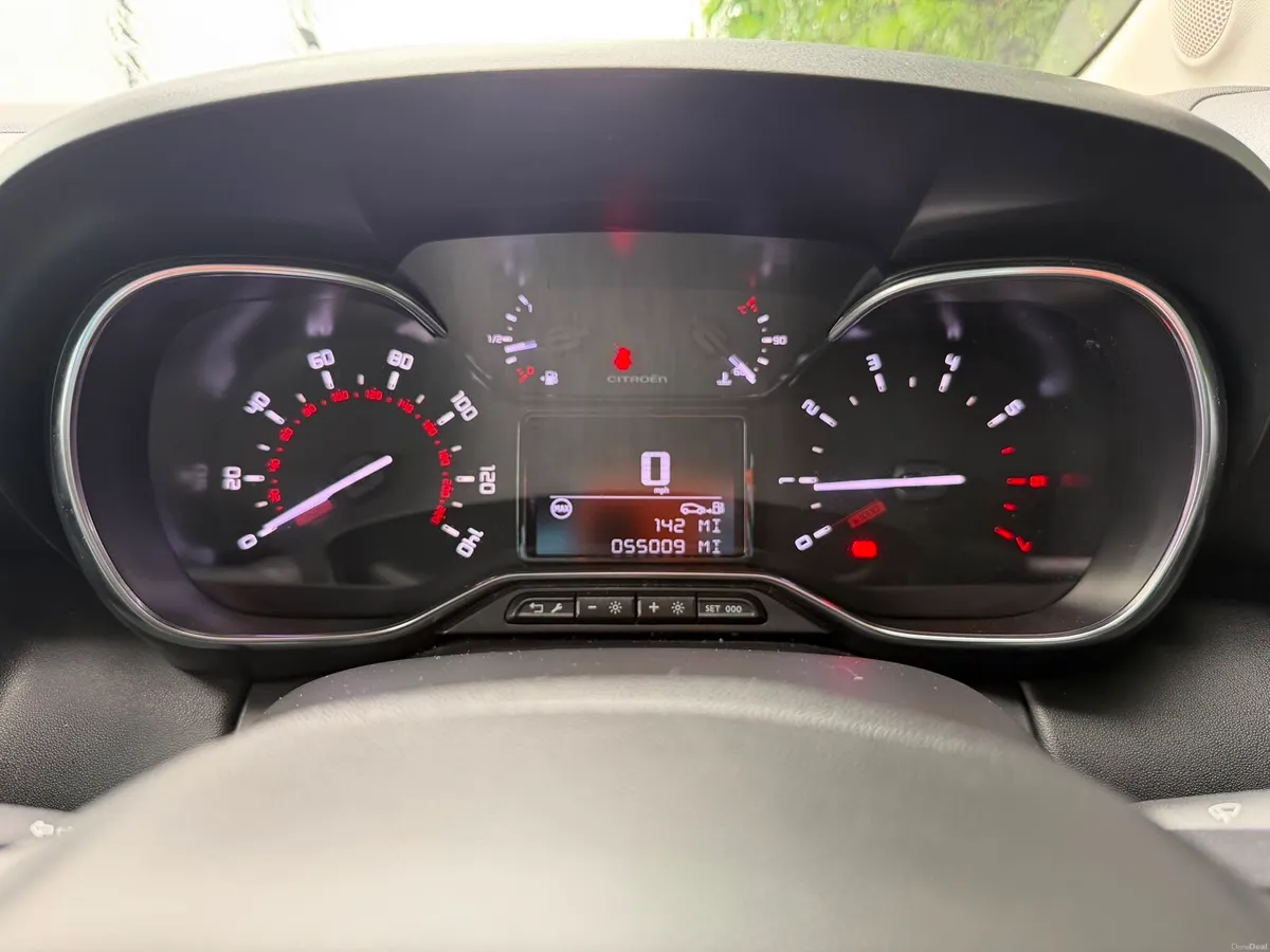 2019 Citroen C3 Aircross Feel 1.2 Petrol - Image 6