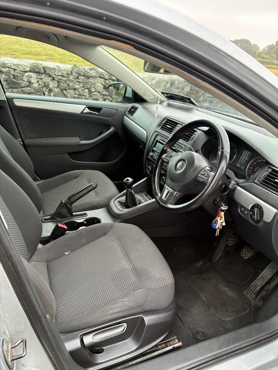 Volkswagen Jetta 2012 - Image 4