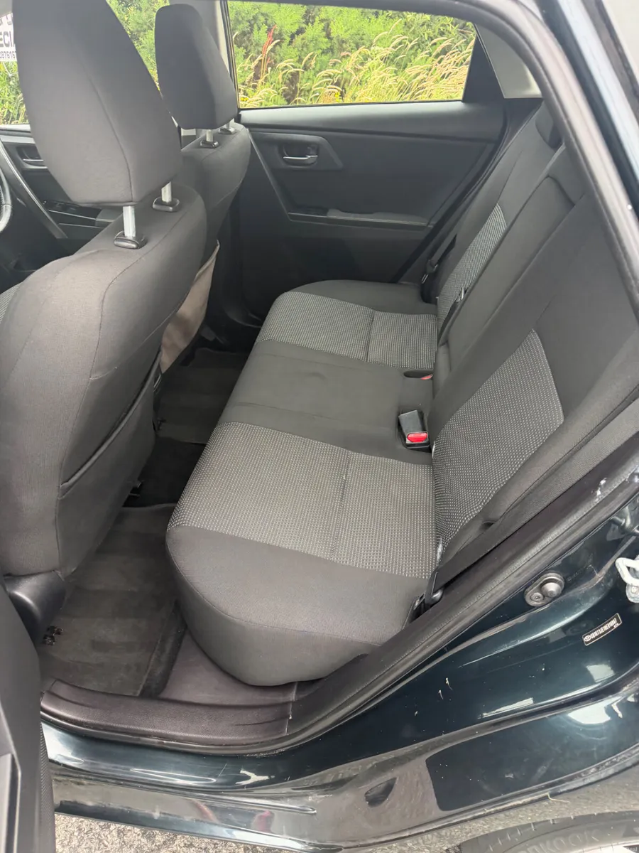 Toyota Auris 2014 - Image 5