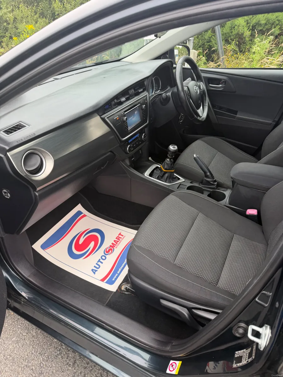 Toyota Auris 2014 - Image 4