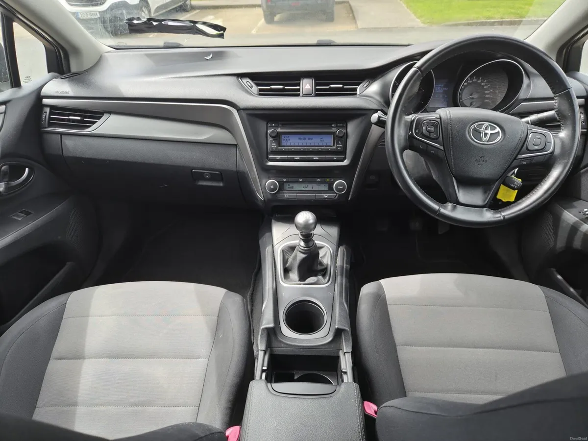 2015 Toyota Avensis Diesel Tiny Miles - Image 3