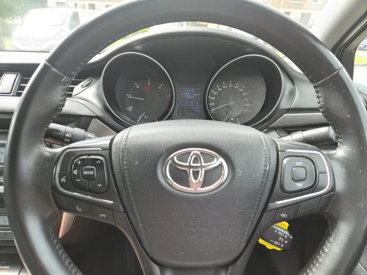 2015 Toyota Avensis Diesel Tiny Miles - Image 5
