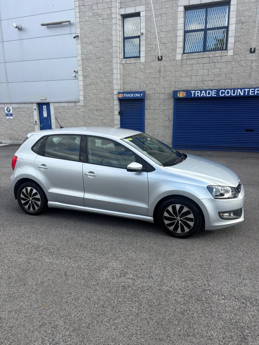 Volkswagen Polo 2016 - Image 2