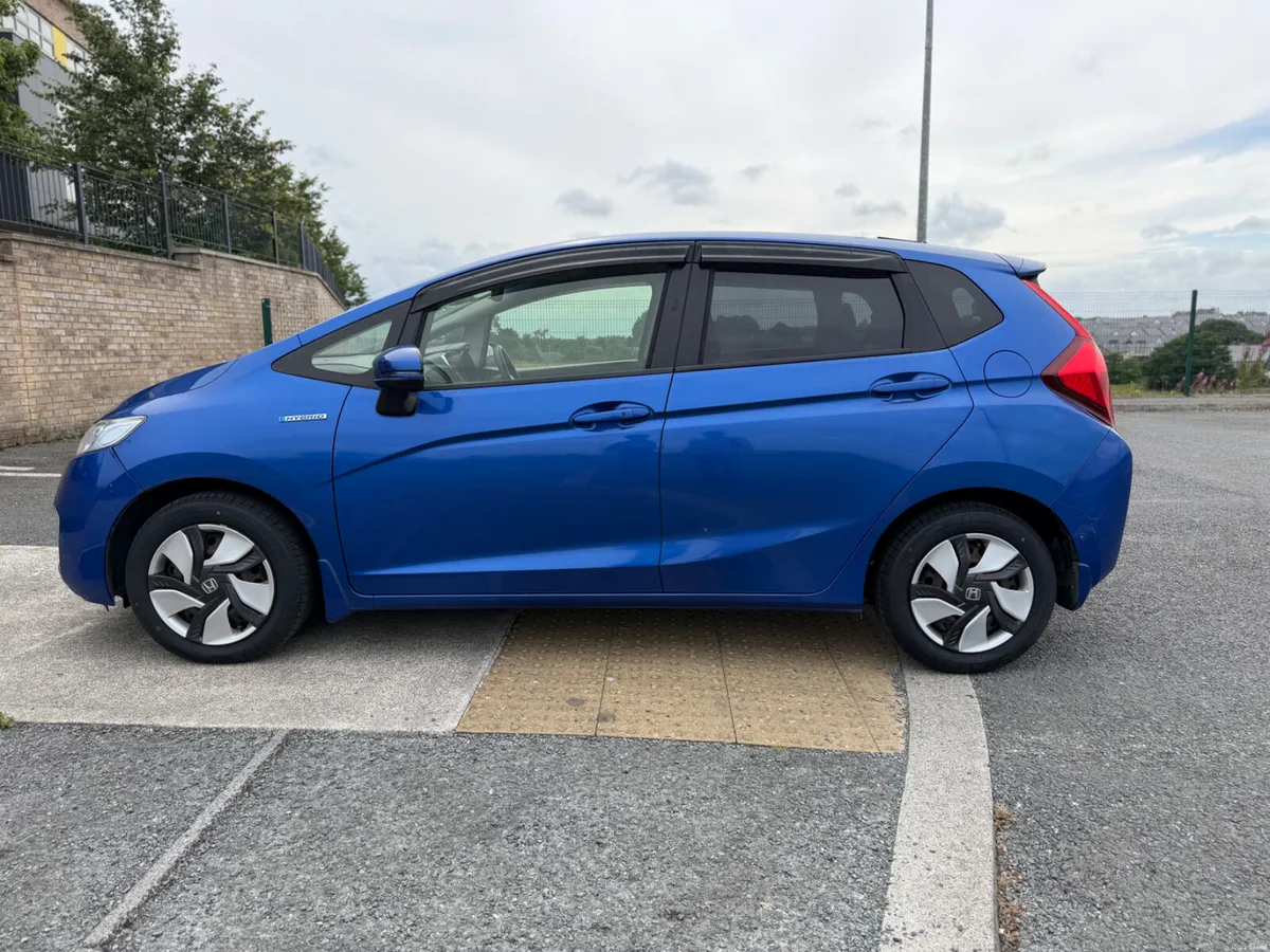 141 Honda Fit 1.5 Hybrid Fresh Import New NCT - Image 5