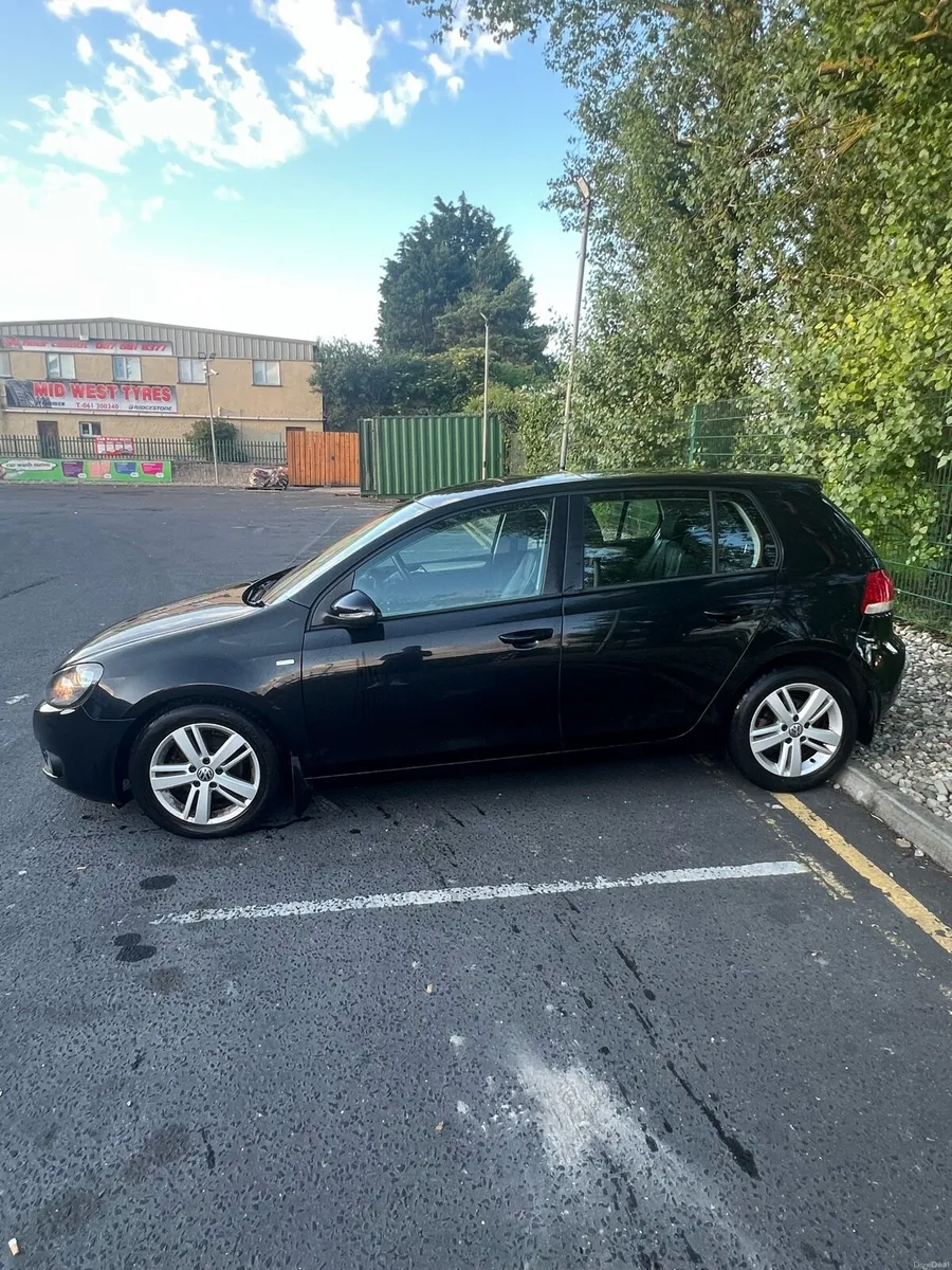 Volkswagen Golf - Image 4