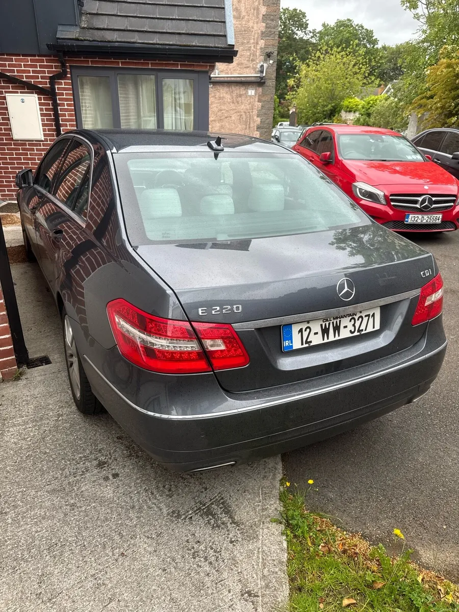 2012 Mercedes E220 CDI - Image 4