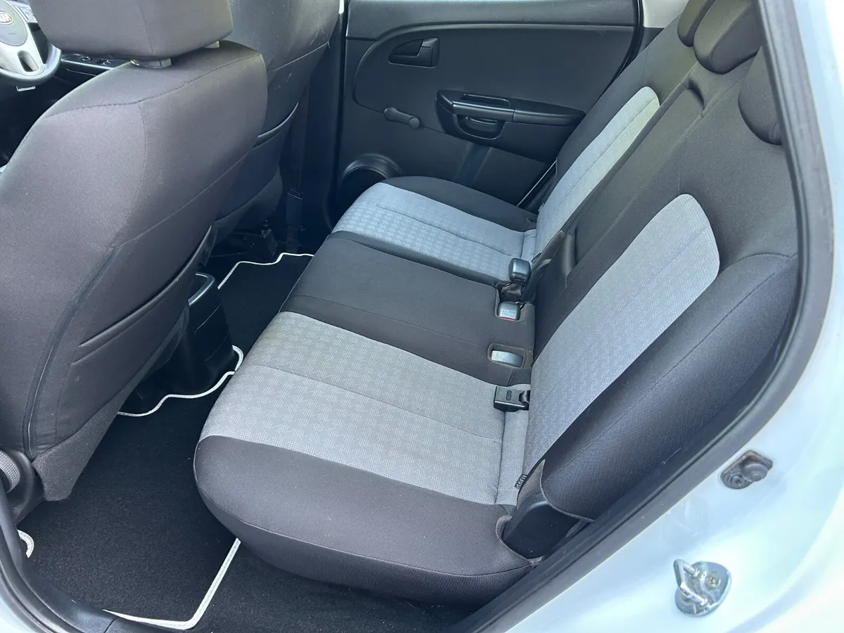 2016 Kia Venga.. One owner car with low miles - Image 6
