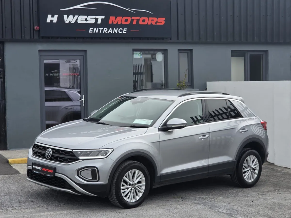 Volkswagen T-Roc LIFE 2.0 TDI MANUAL 6SPEED FWD 1 - Image 1