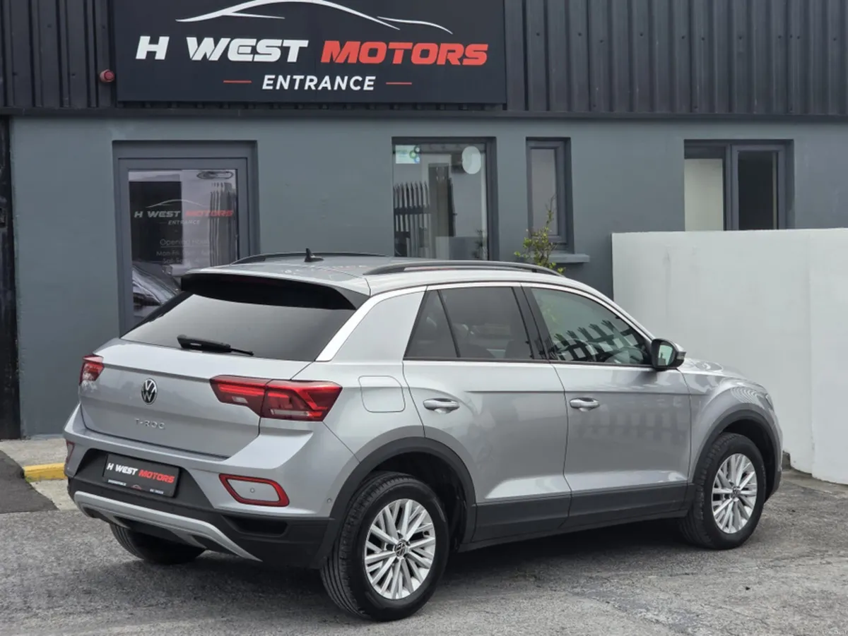 Volkswagen T-Roc LIFE 2.0 TDI MANUAL 6SPEED FWD 1 - Image 3