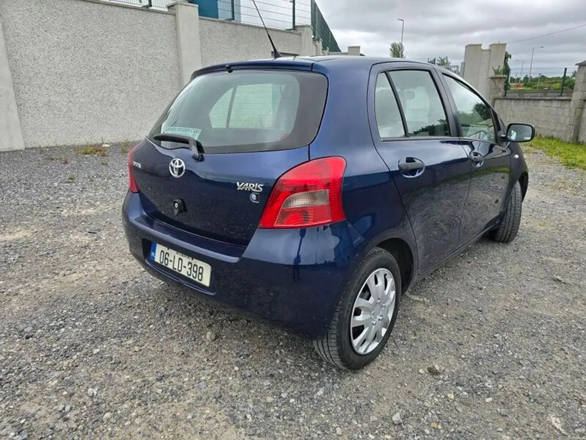 2006 Toyota Yaris - Image 2