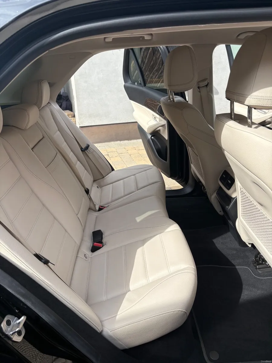 Mercedes-Benz GLE 2023 - Image 5