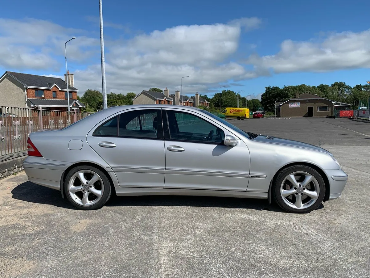 Mercedes c200 NEW NCT : 09/27 - Image 1