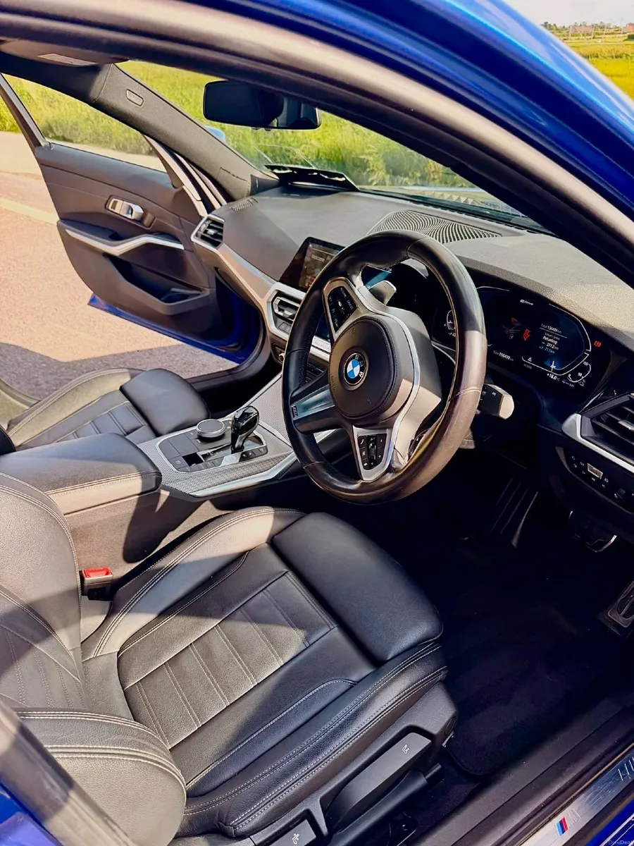 BMW 3-Series 2019 - Image 4