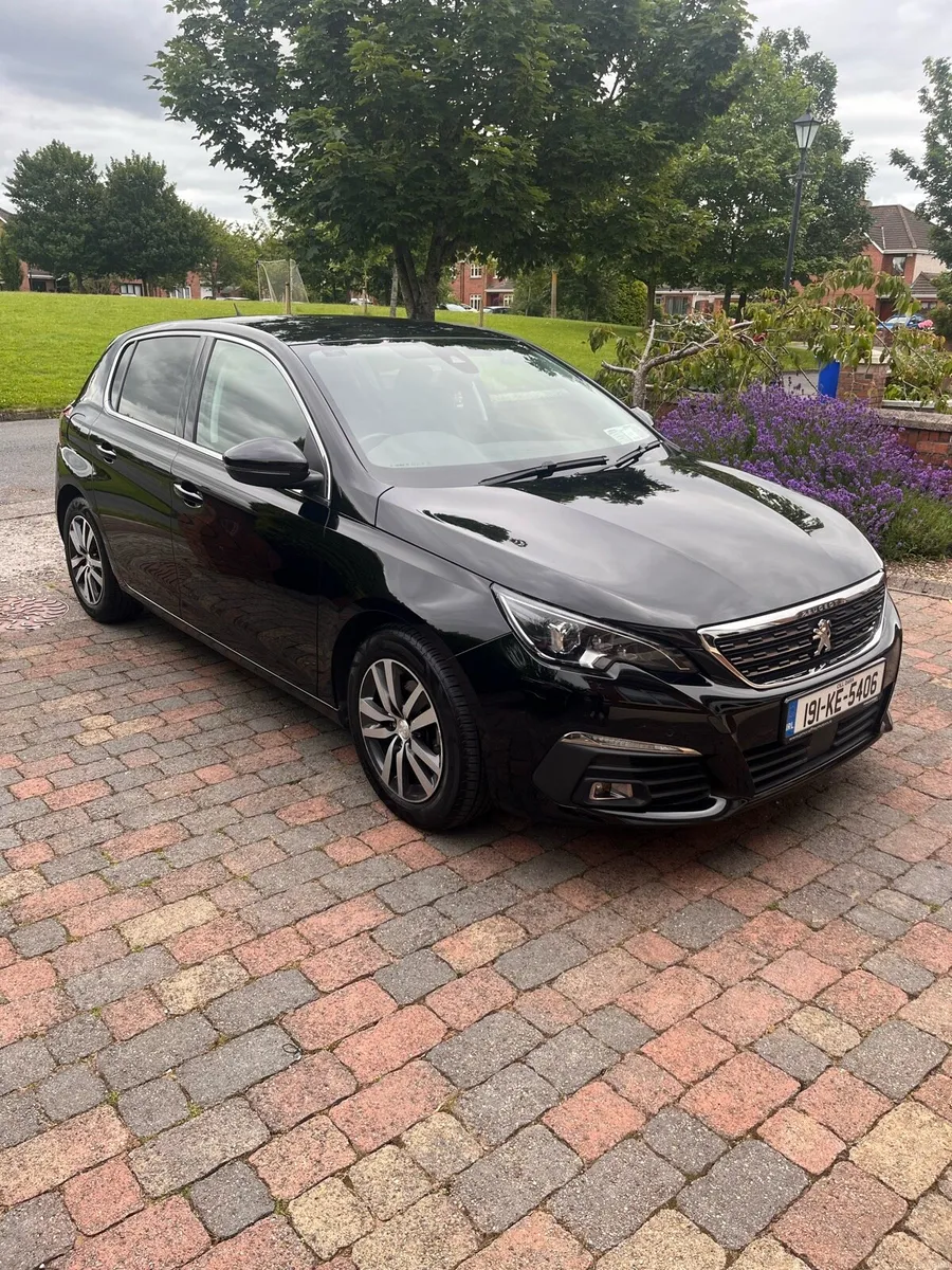 Peugeot 308 - Image 1