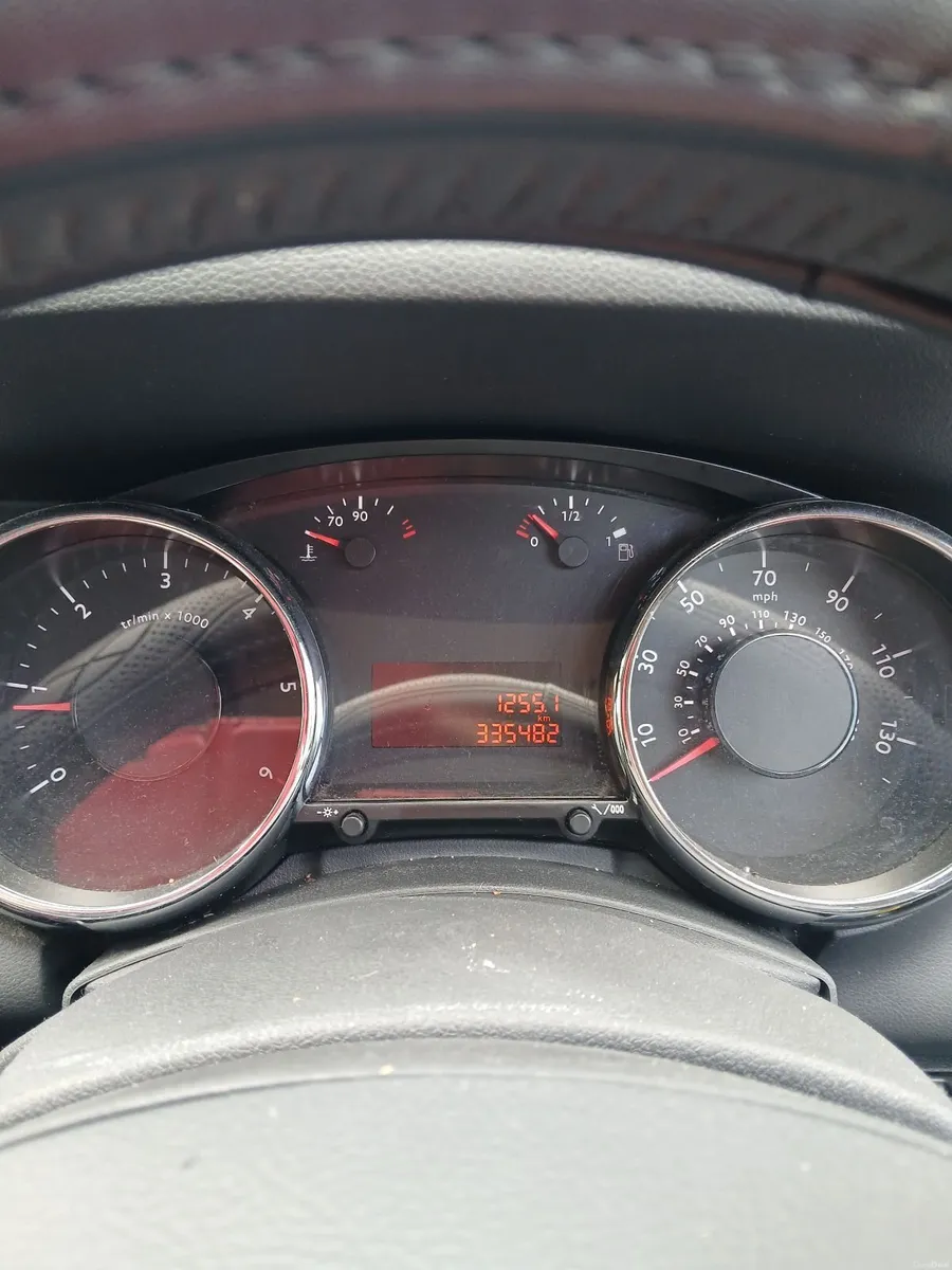 Peugeot 5008 2011 - Image 6