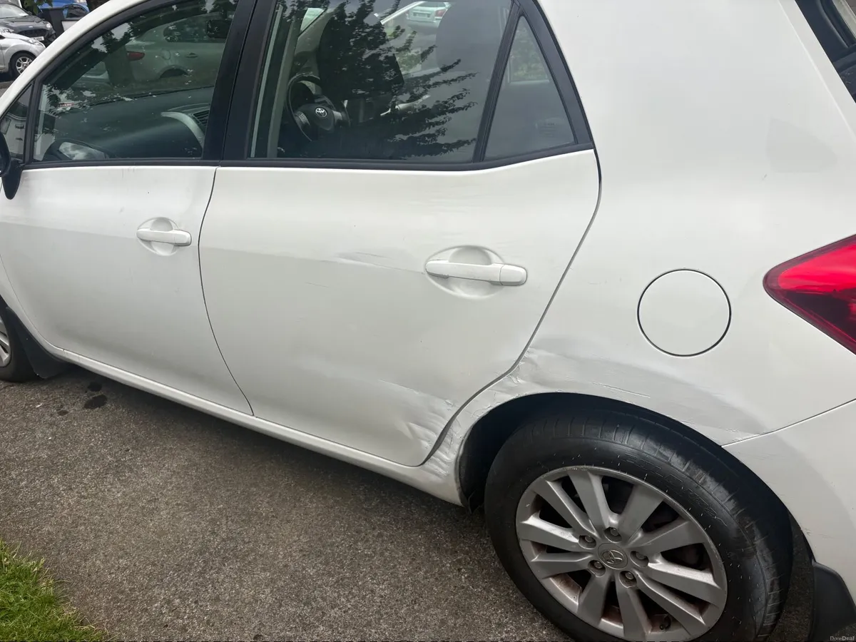 Toyota Auris 2007 - Image 3