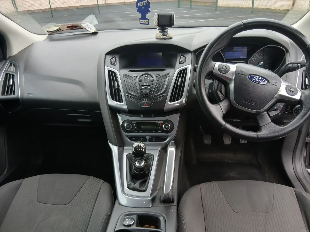 Ford Focus 2011 - Image 4