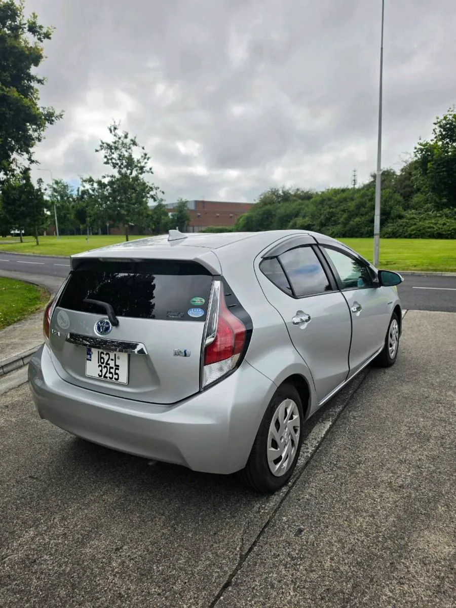 Toyota Aqua Auto Hybrid push start - Image 4