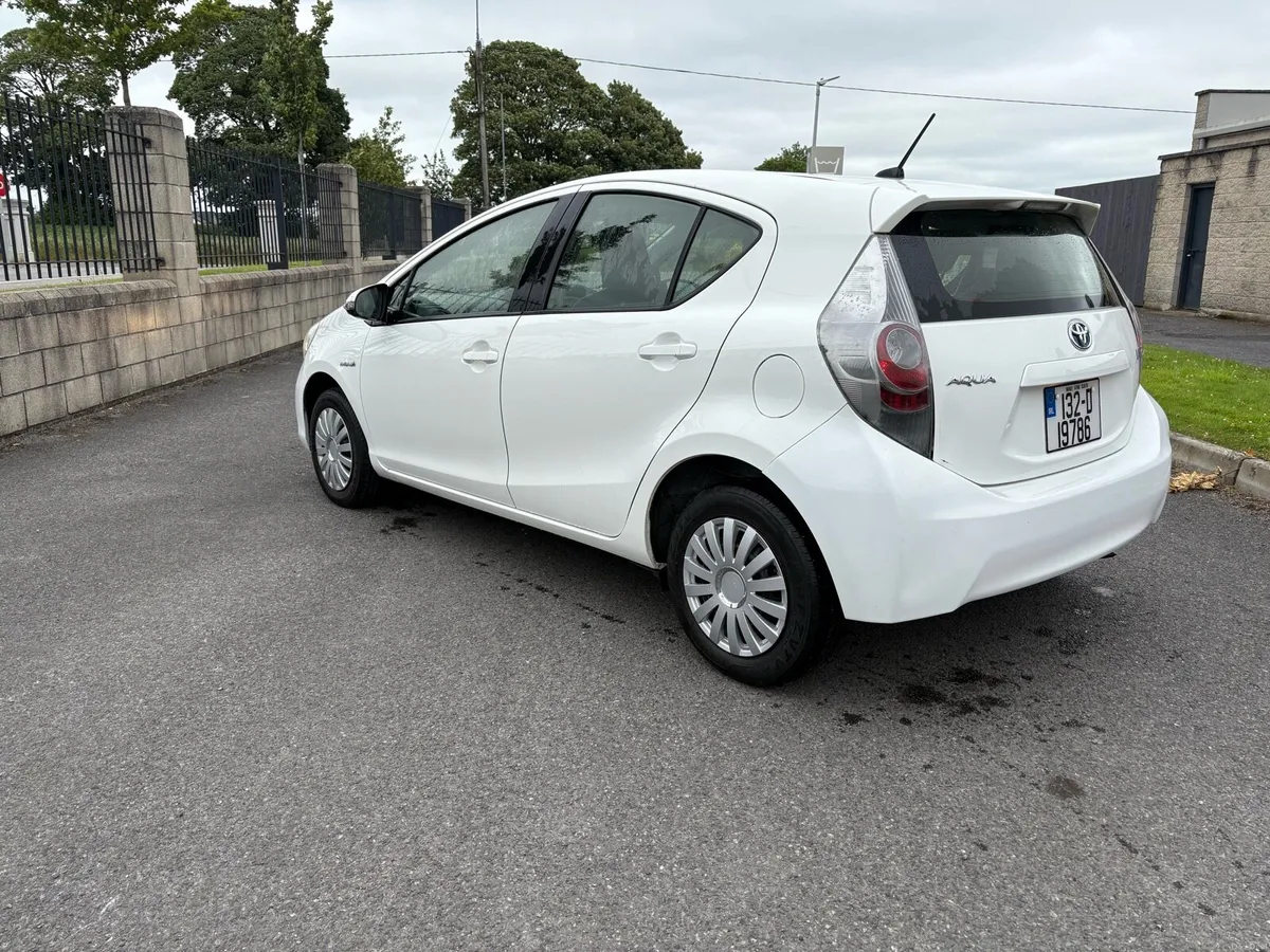 Toyota aqua - Image 3