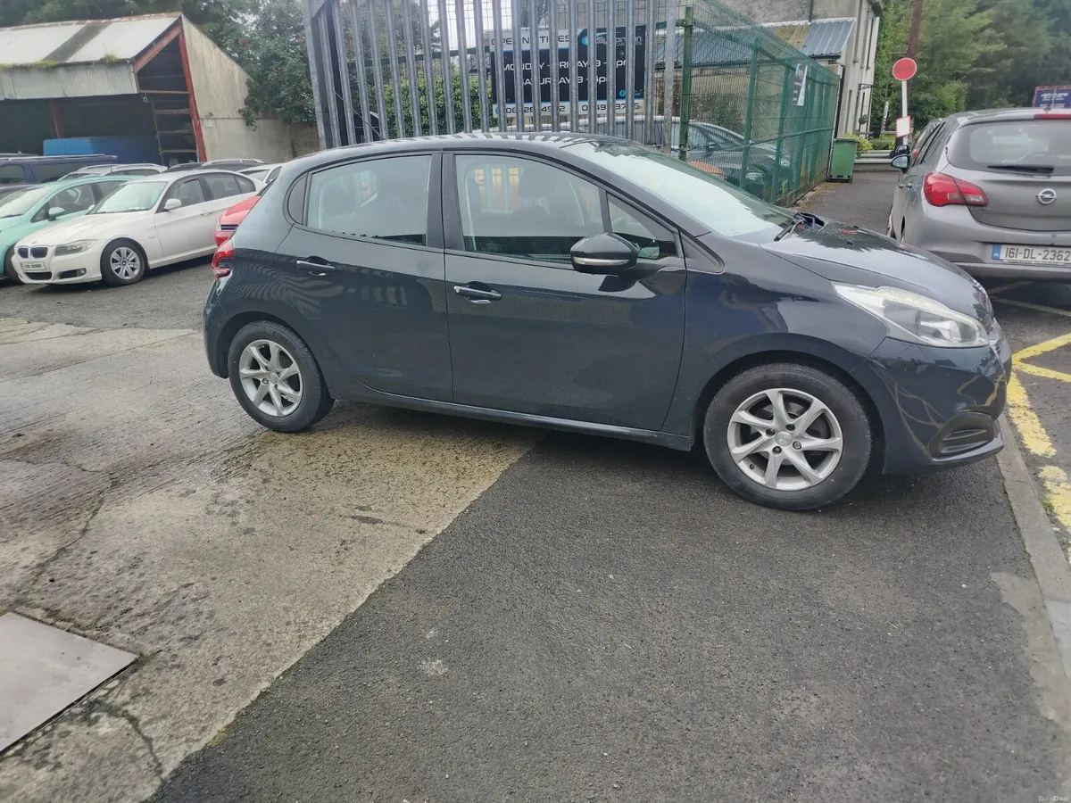 Peugeot 208 2017 - Image 4