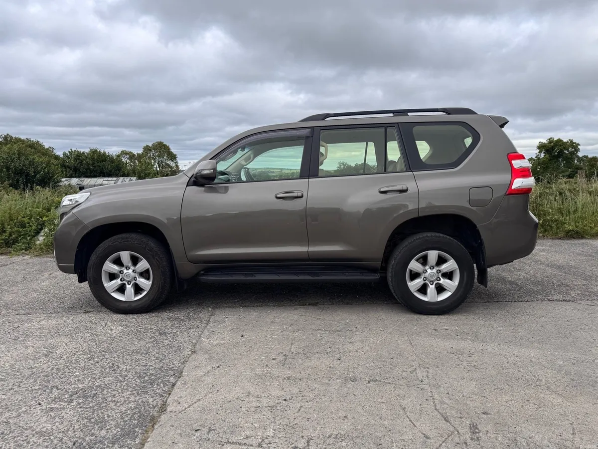 Toyota Landcruiser LWB Business 5 Seat - Image 4