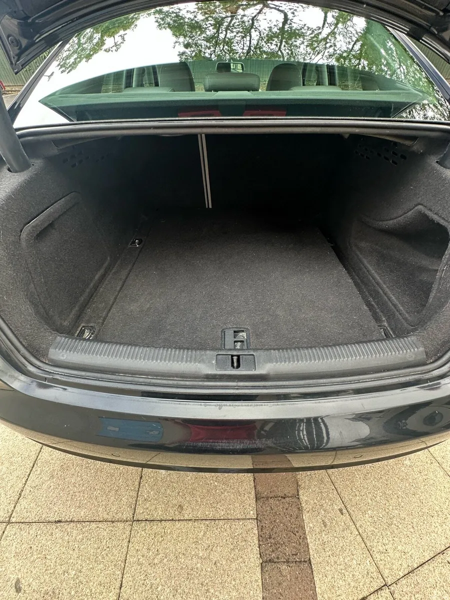 Car - Image 4